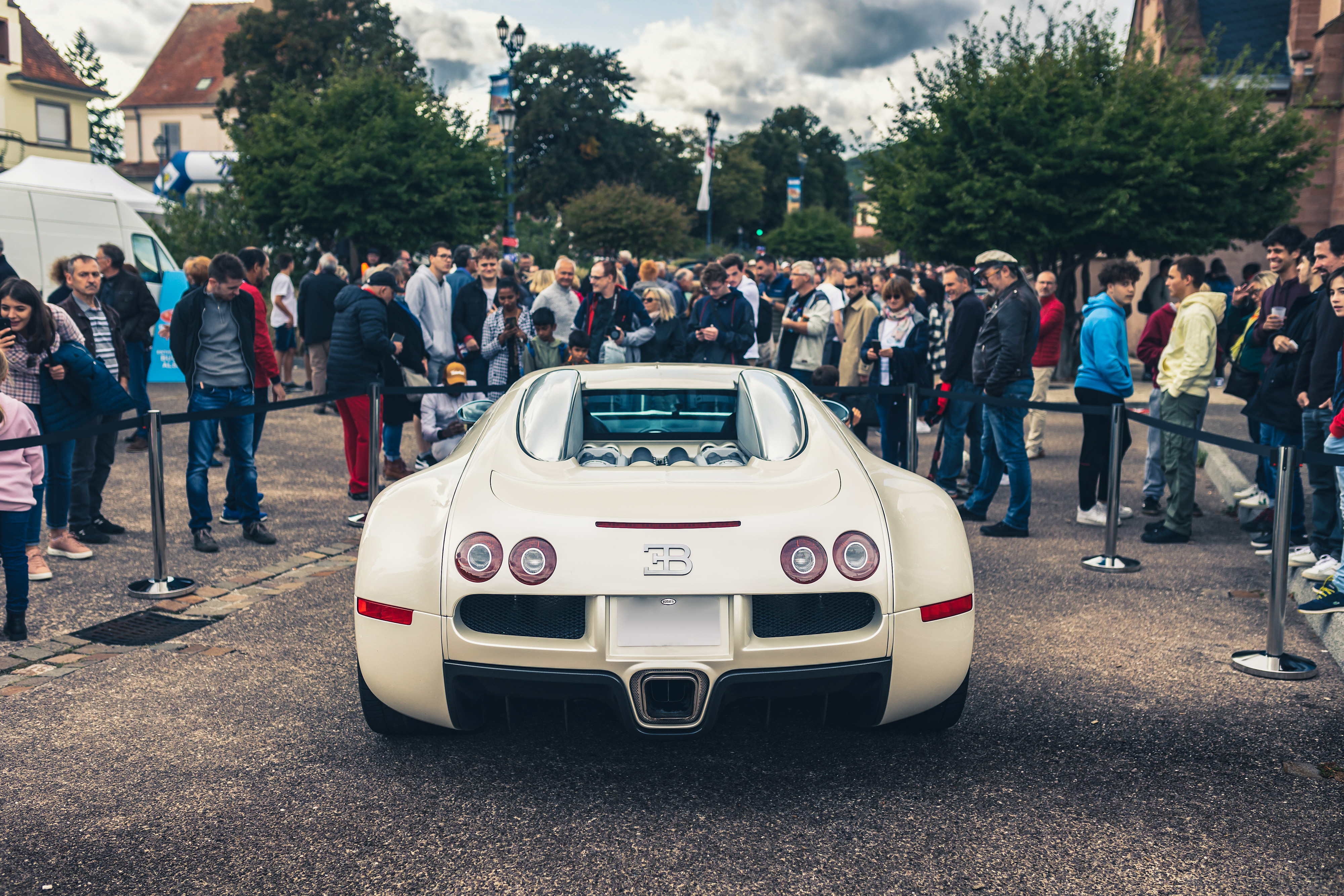 Six Bugatti customers participated in the Bugatti Festival with vehicles including: two Veyrons, a Veyron Grand Sport, a Chiron Sport and an EB110.